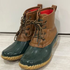 Two-Tone Lace-Up Duck Boots